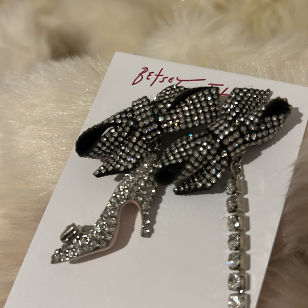 New Betsey Johnson BETSEYS HOLIDAY MISMATCH Crystal High Heels Bow EARRINGS NWT - Picture 5 of 16